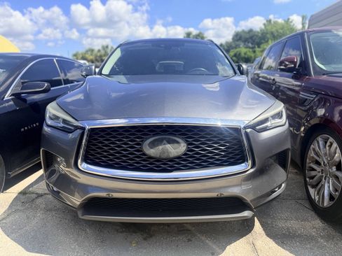 Used 2019 INFINITI QX50 Essential w/ Premium Heat Package FWD image 2