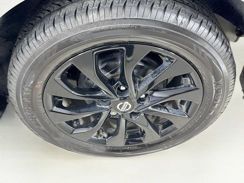 Used 2018 Nissan Sentra S w/ S Midnight Style Package FWD image 36