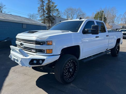 Used 2019 Chevrolet Silverado 2500 LT w/ Custom Sport Edition image 2