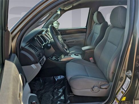 Used 2014 Toyota Tacoma 4x4 Double Cab w/ TRD Off-Road Package image 10