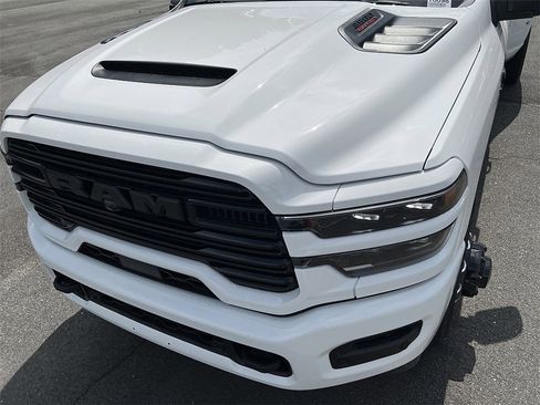 New 2025 RAM 3500 Laramie image 29