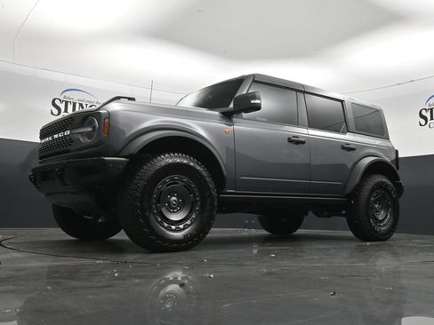 Used 2025 Ford Bronco Badlands AWD/4WD image 19