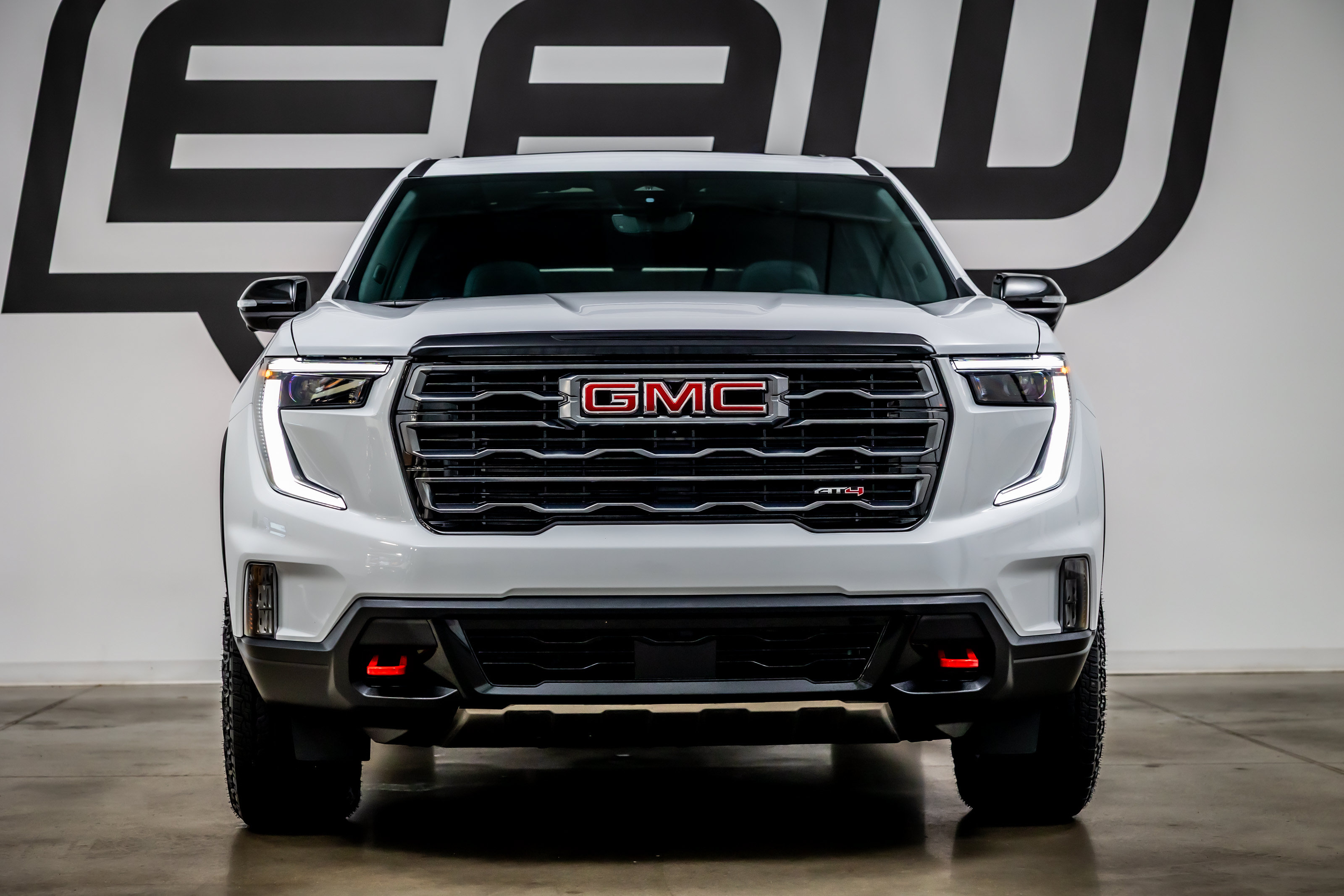 Used 2026 GMC Acadia AT4 w/ Luxury Package AWD/4WD image 4