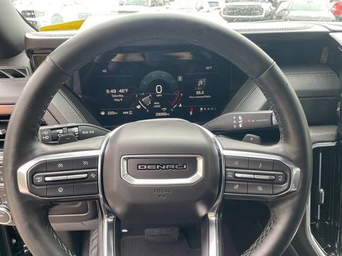 Certified 2025 GMC Yukon Denali AWD/4WD image 32