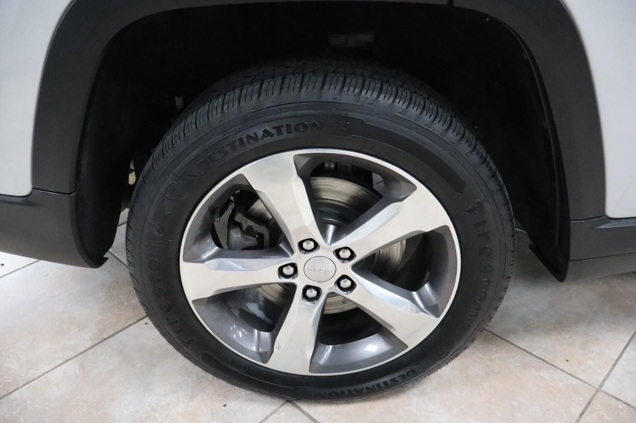 Used 2021 Jeep Grand Cherokee L Limited AWD/4WD image 44