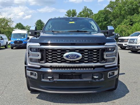 Used 2024 Ford F450 Limited w/ FX4 Off-Road Package AWD/4WD image 2