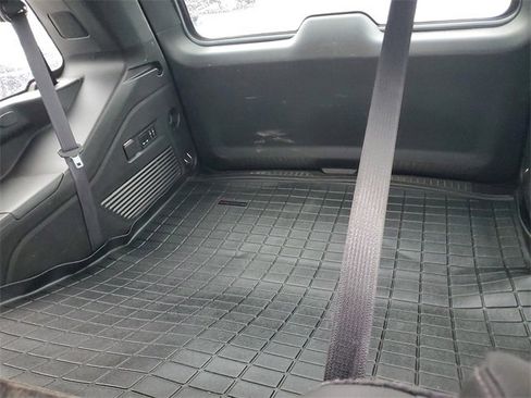 Used 2021 GMC Yukon Denali w/ Denali Ultimate Package image 9