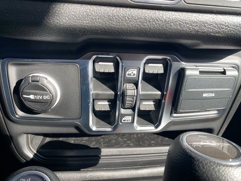 New 2026 Jeep Gladiator Sport AWD/4WD image 27