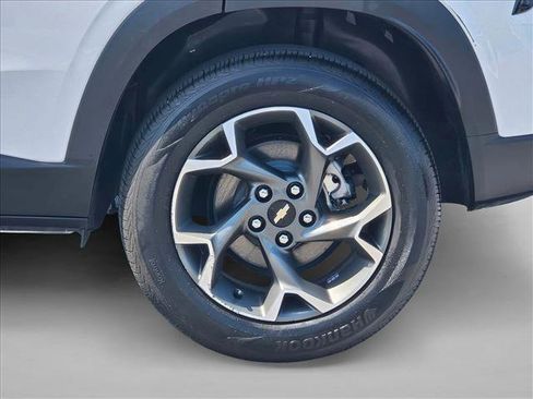 Used 2024 Chevrolet Trax LT w/ Driver Confidence Package FWD image 22
