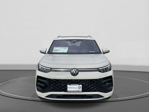New 2026 Volkswagen Tiguan SEL R-Line image 2