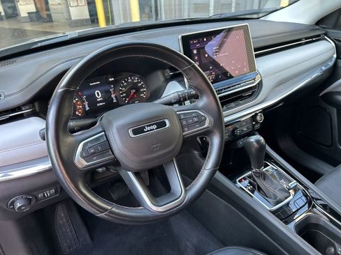 Certified 2022 Jeep Compass Limited image 38