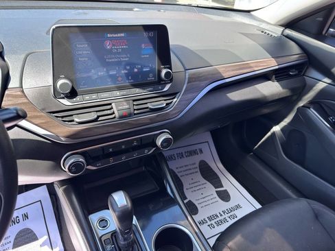 Used 2023 Nissan Altima 2.5 SV AWD/4WD image 22