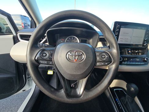 Used 2021 Toyota Corolla LE w/ LE Convenience Package image 13
