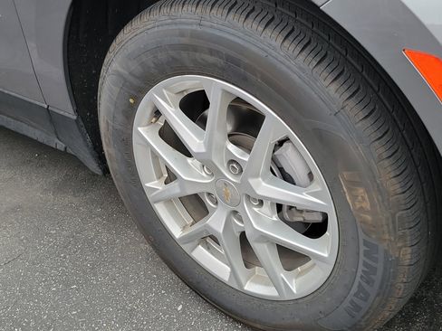 Used 2024 Chevrolet Equinox LT FWD image 4