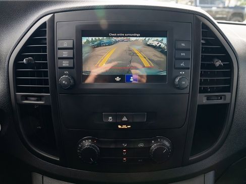 Used 2023 Mercedes-Benz Metris image 14