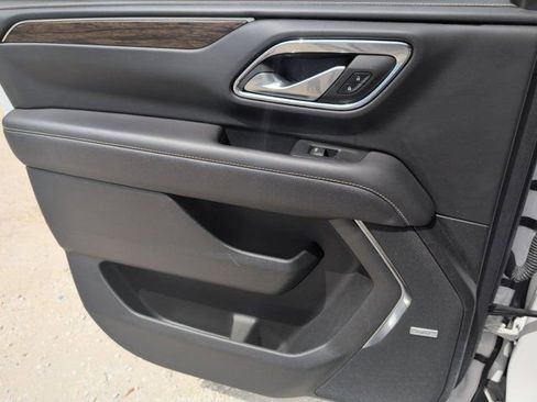 Used 2023 Chevrolet Suburban Premier image 26