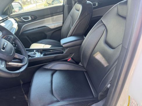 Used 2025 Jeep Compass Limited image 24