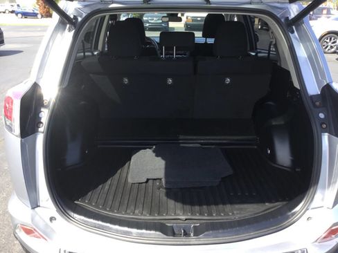 Used 2018 Toyota RAV4 XLE w/ Convenience Package AWD/4WD image 7