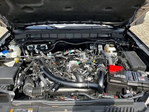 Certified 2024 Ford Bronco Wildtrak AWD/4WD image 10