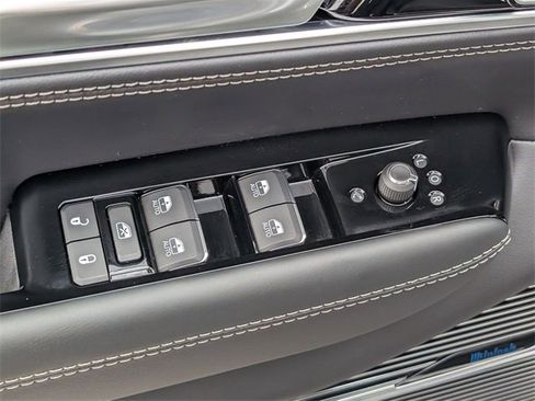 New 2026 Jeep Grand Wagoneer L Summit image 11