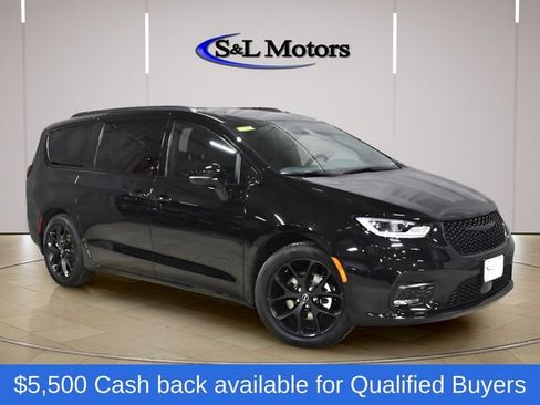 New 2026 Chrysler Pacifica Select w/ S Appearance Package FWD image 11