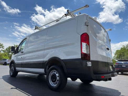 Used 2016 Ford Transit 250 130 Low Roof RWD image 5
