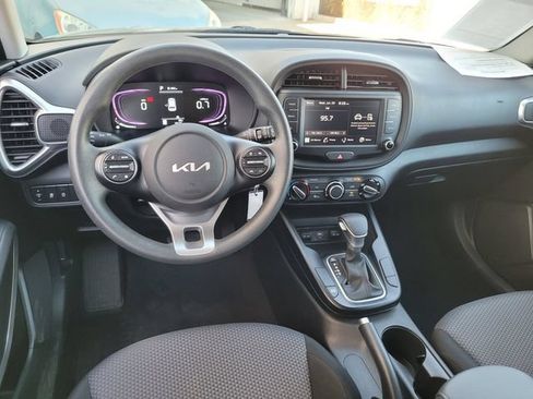 Certified 2025 Kia Soul LX w/ LX Technology Package FWD image 20