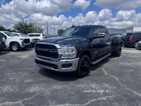 Used 2019 RAM 3500 Tradesman image 1