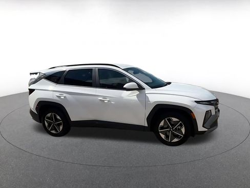 Used 2026 Hyundai Tucson SEL Plus FWD image 2
