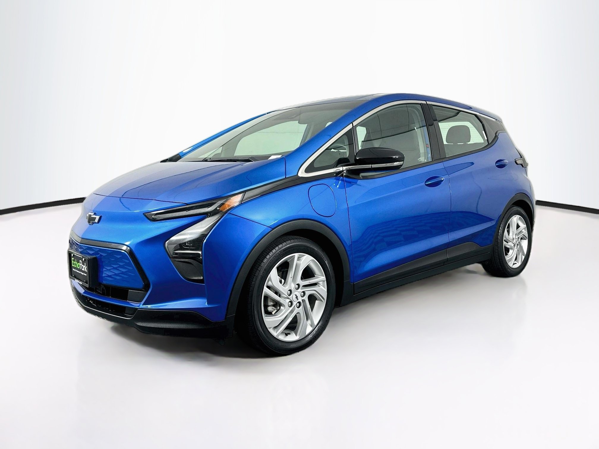Used 2022 Chevrolet Bolt LT FWD image 3