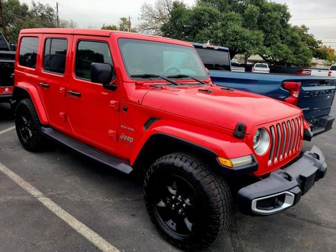 Used 2018 Jeep Wrangler Unlimited Sahara w/ Cold Weather Group image 8