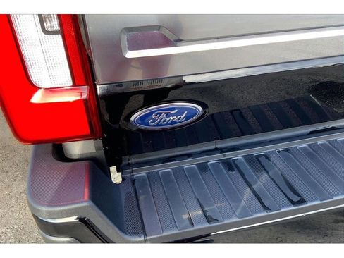 Used 2024 Ford F350 Platinum image 32