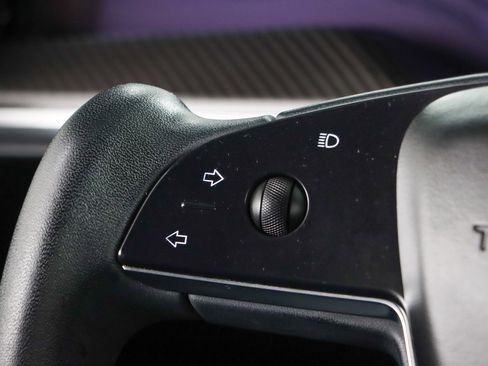 Used 2022 Tesla Model S Plaid image 13