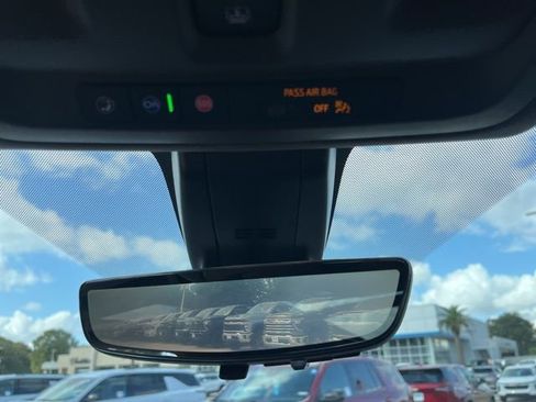 Used 2021 GMC Yukon XL Denali w/ Denali Premium Package image 36