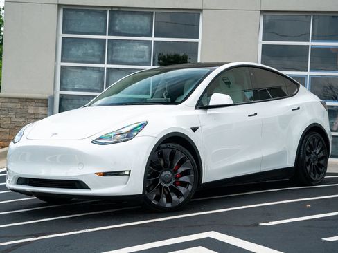 Used 2022 Tesla Model Y Performance AWD/4WD image 2
