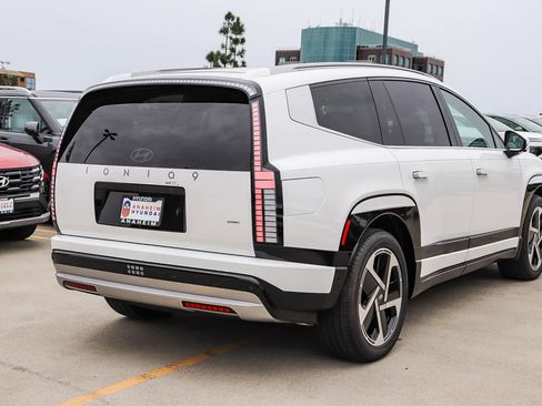 New 2026 Hyundai Ioniq 9 Limited image 6