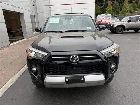 Certified 2024 Toyota 4Runner TRD Off-Road Premium w/ Off Road Premium Plus Package AWD/4WD image 10