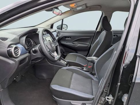 Used 2025 Nissan Versa SV FWD image 18