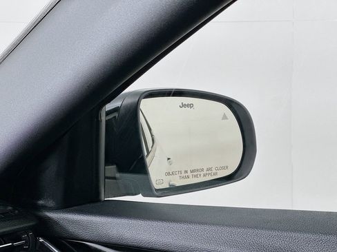 Used 2024 Jeep Compass Limited image 27