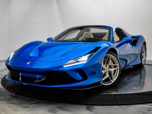 Used 2023 Ferrari F8 Tributo RWD image 7