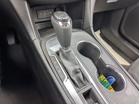 Used 2020 Chevrolet Equinox LT FWD image 24