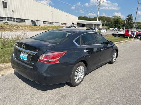 Used 2013 Nissan Altima 2.5 S FWD image 3