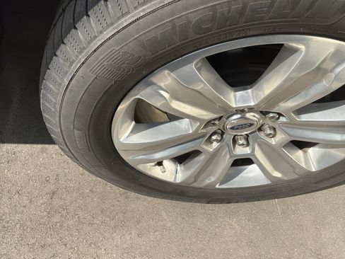 Used 2018 Ford F150 Platinum w/ Equipment Group 701A Luxury AWD/4WD image 11