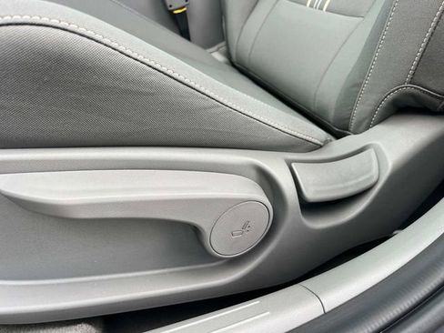 Used 2025 Hyundai Elantra Sport image 21