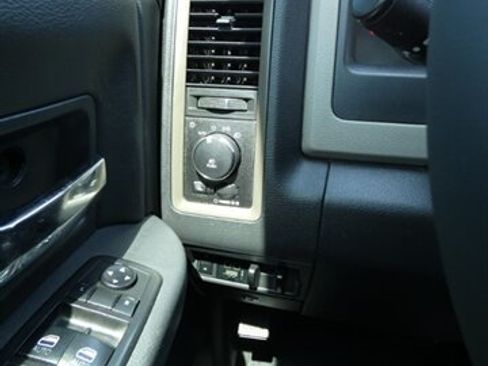 Used 2012 RAM 1500 Express RWD image 25
