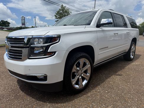 Used 2017 Chevrolet Suburban Premier AWD/4WD image 1