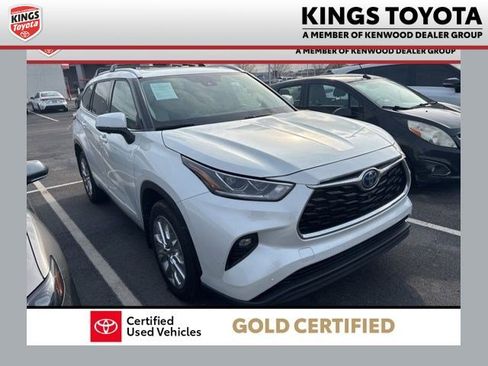 Used 2023 Toyota Highlander Limited image 1