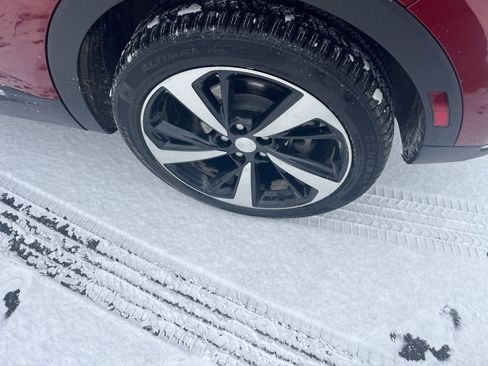 Used 2021 Buick Envision Essence image 36