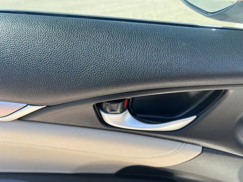 Used 2018 Honda Civic EX-L image 16