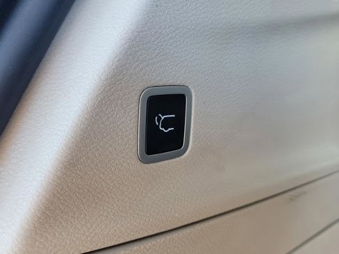 Used 2024 Chrysler Pacifica Select image 34